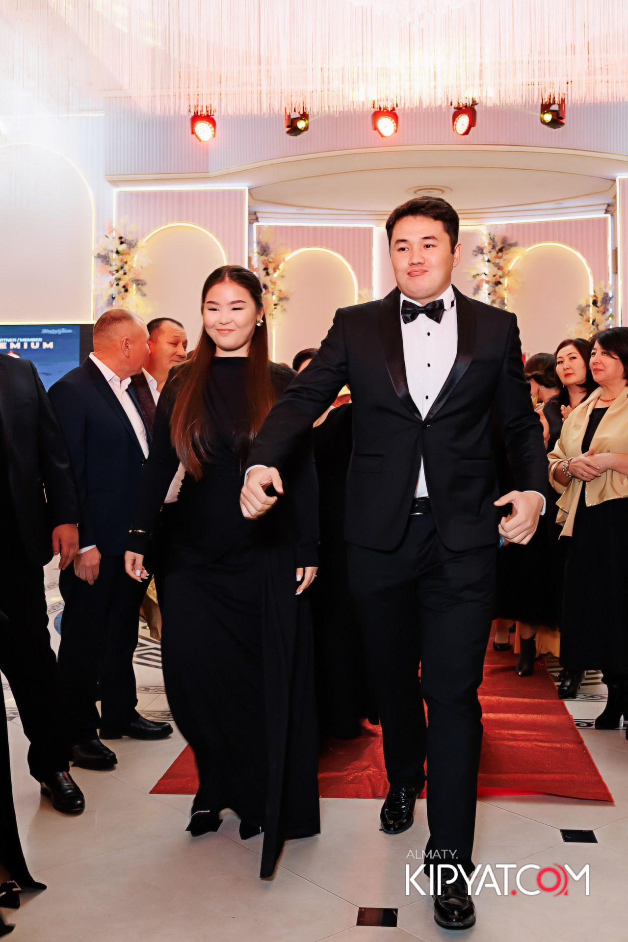 КОМАНДНАЯ ВСТРЕЧА ИЗОБИЛЬНЫЙ ВЕЧЕР. КИПЯТКОМ АЛМАТЫ!