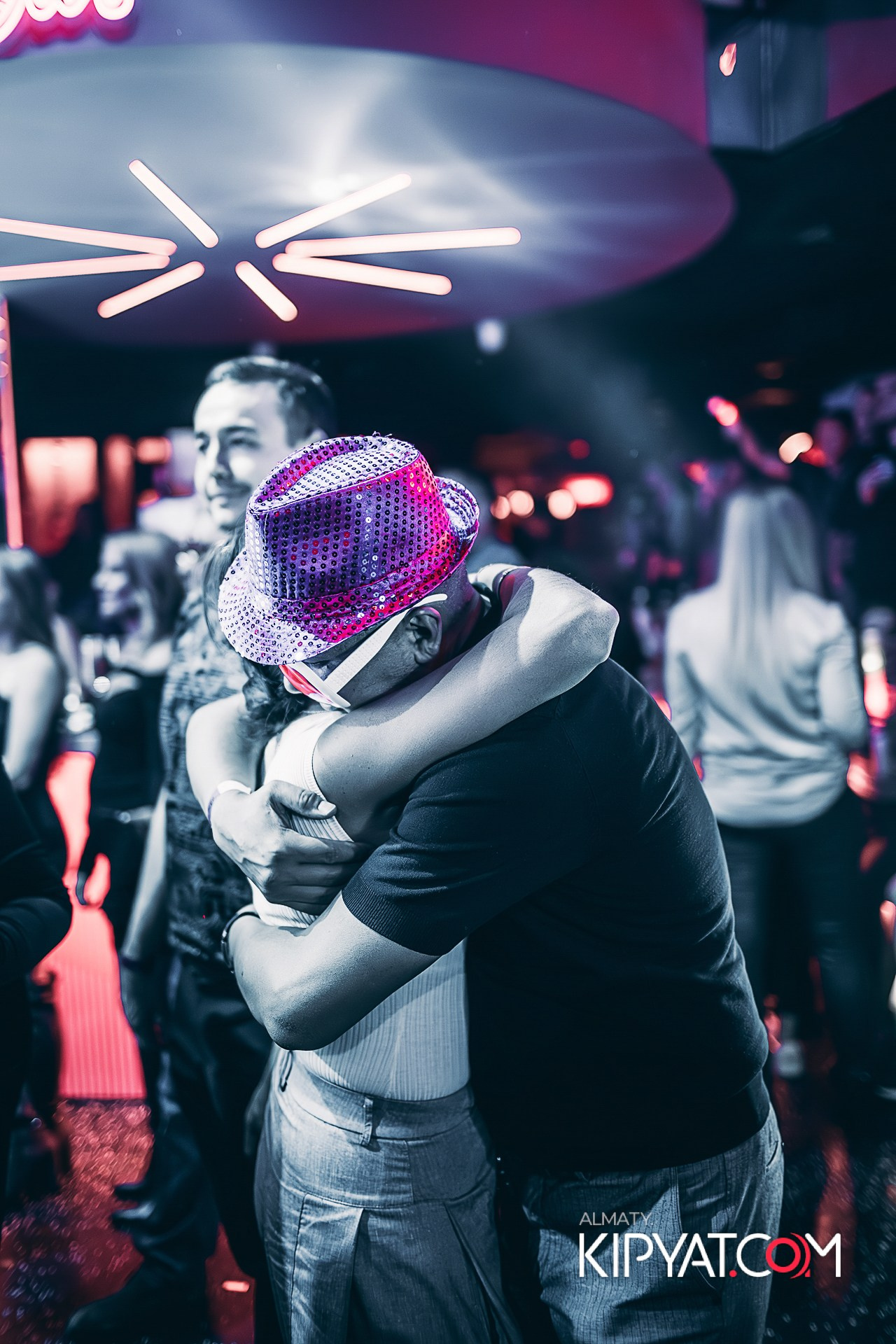 SANTA BARBARA — ВЫСТУПЛЕНИЕ ГРУППЫ REFLEX. КИПЯТКОМ АЛМАТЫ!