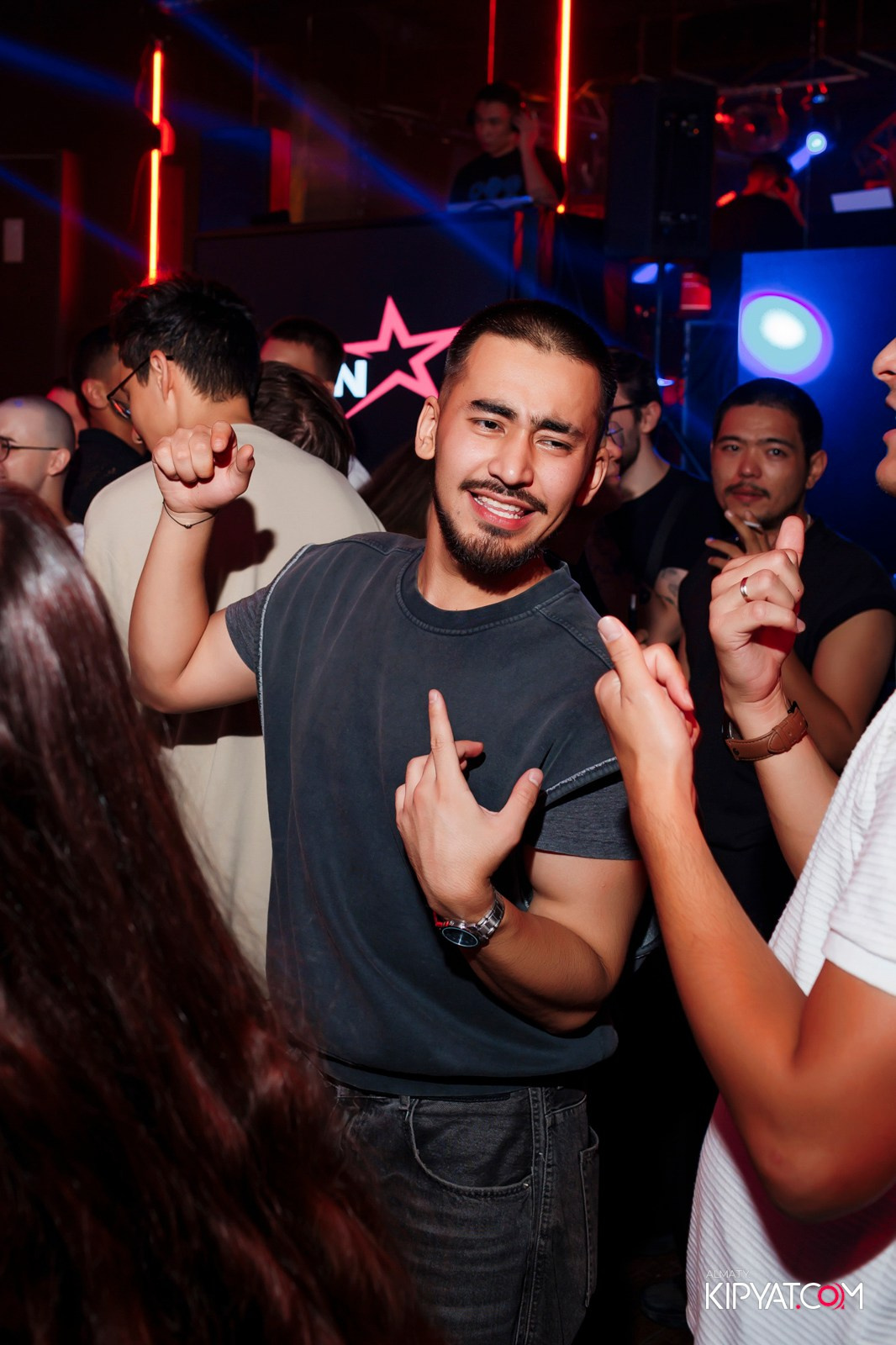 НОЧНОЙ КЛУБ ICON. КИПЯТКОМ АЛМАТЫ!