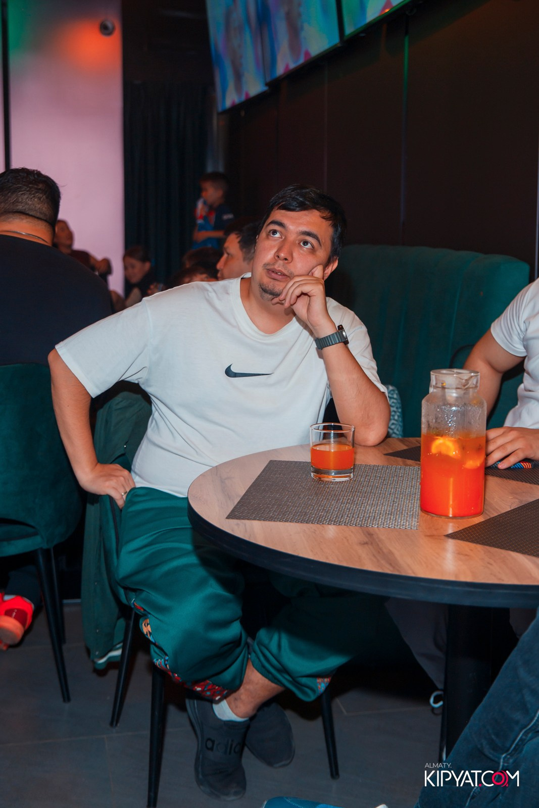 KAIRAT РЕСТОРАН-СПОРТ БАР. КИПЯТКОМ АЛМАТЫ! Фотосъемка мероприятий в Алматы