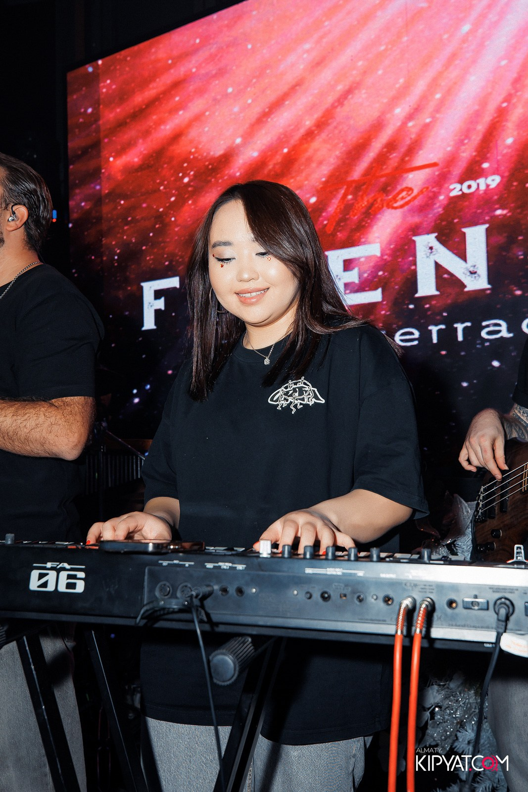 FRIENDS BAR & TERRACE. КИПЯТКОМ АЛМАТЫ!