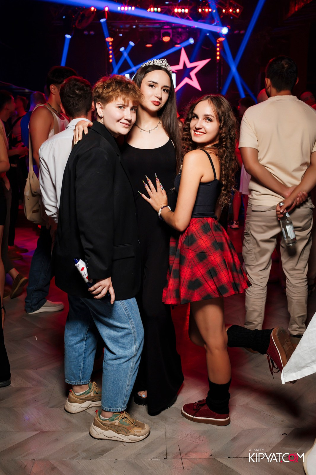 НОЧНОЙ КЛУБ ICON. КИПЯТКОМ АЛМАТЫ!