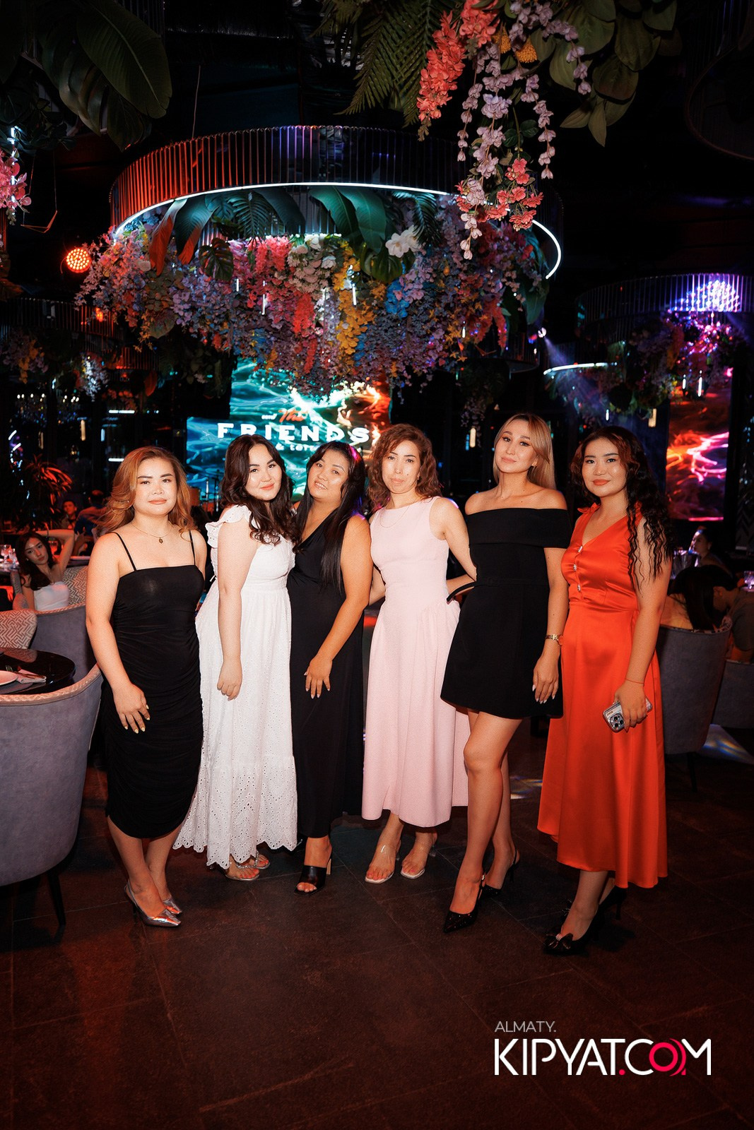 FRIENDS BAR & TERRACE. КИПЯТКОМ АЛМАТЫ!
