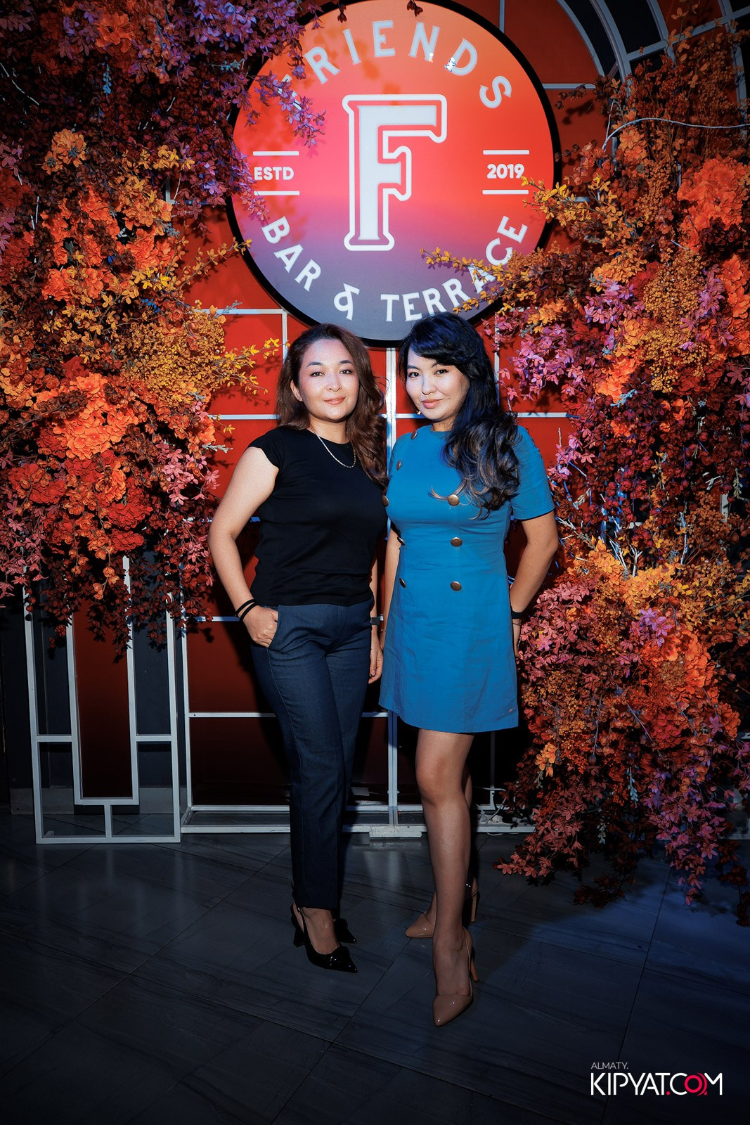 FRIENDS BAR & TERRACE. КИПЯТКОМ АЛМАТЫ!