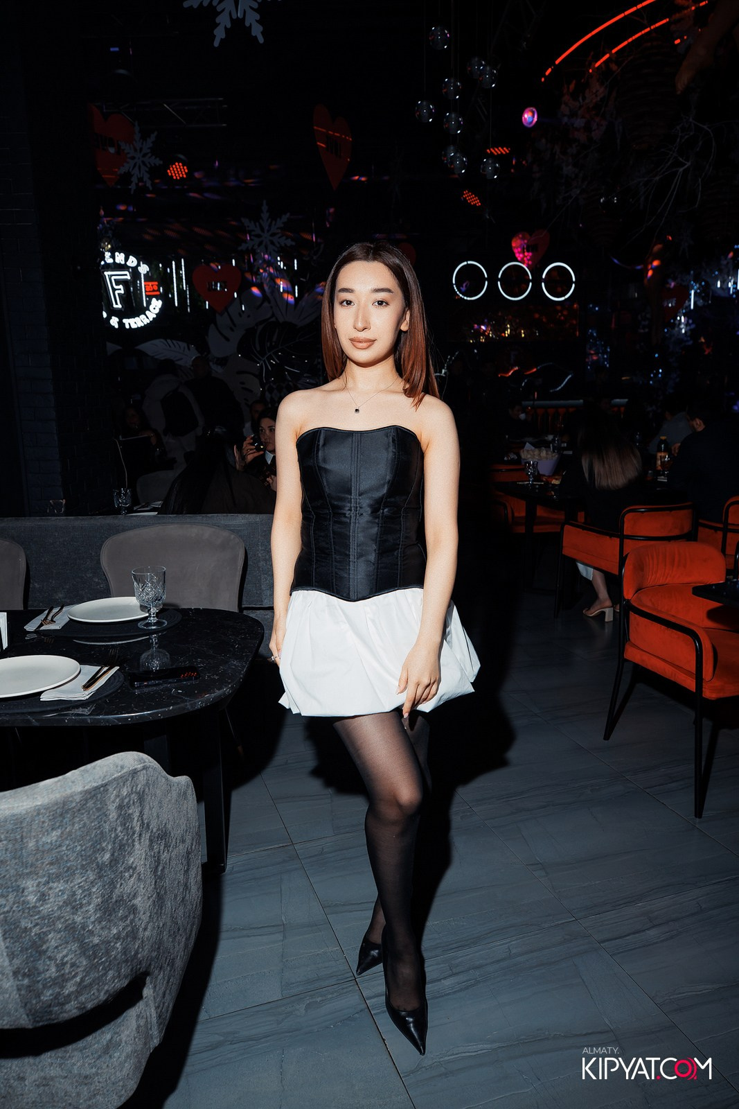 FRIENDS BAR & TERRACE. КИПЯТКОМ АЛМАТЫ!