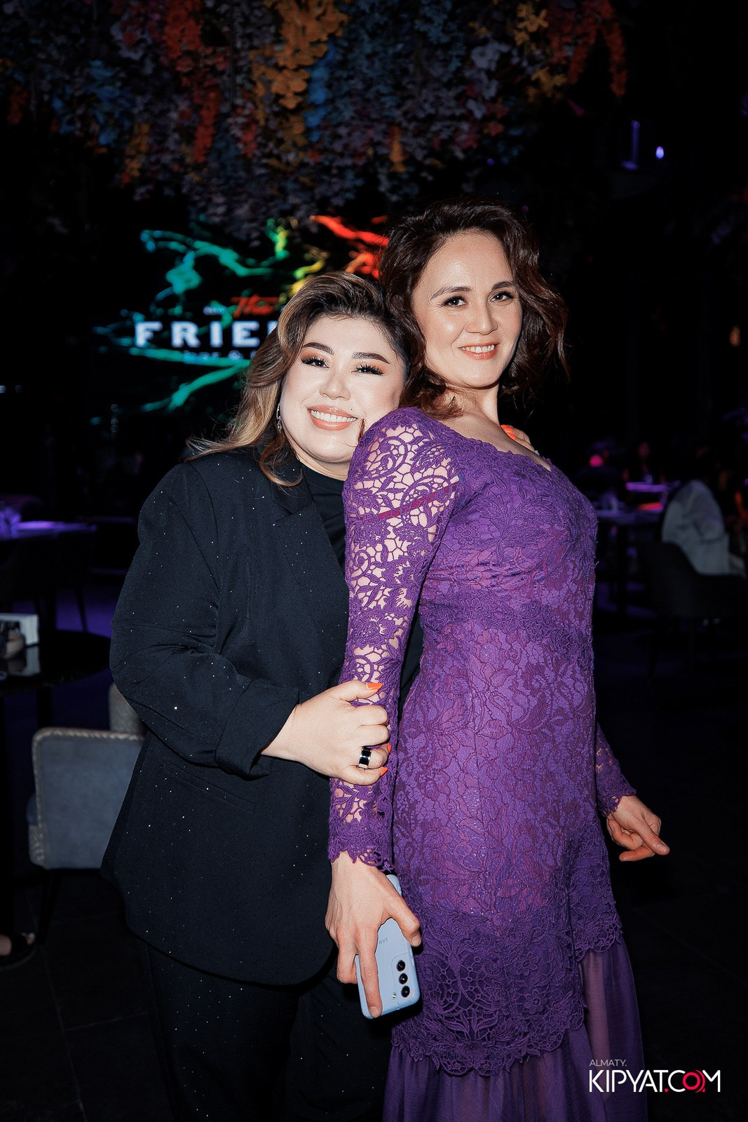 FRIENDS BAR & TERRACE. КИПЯТКОМ АЛМАТЫ!