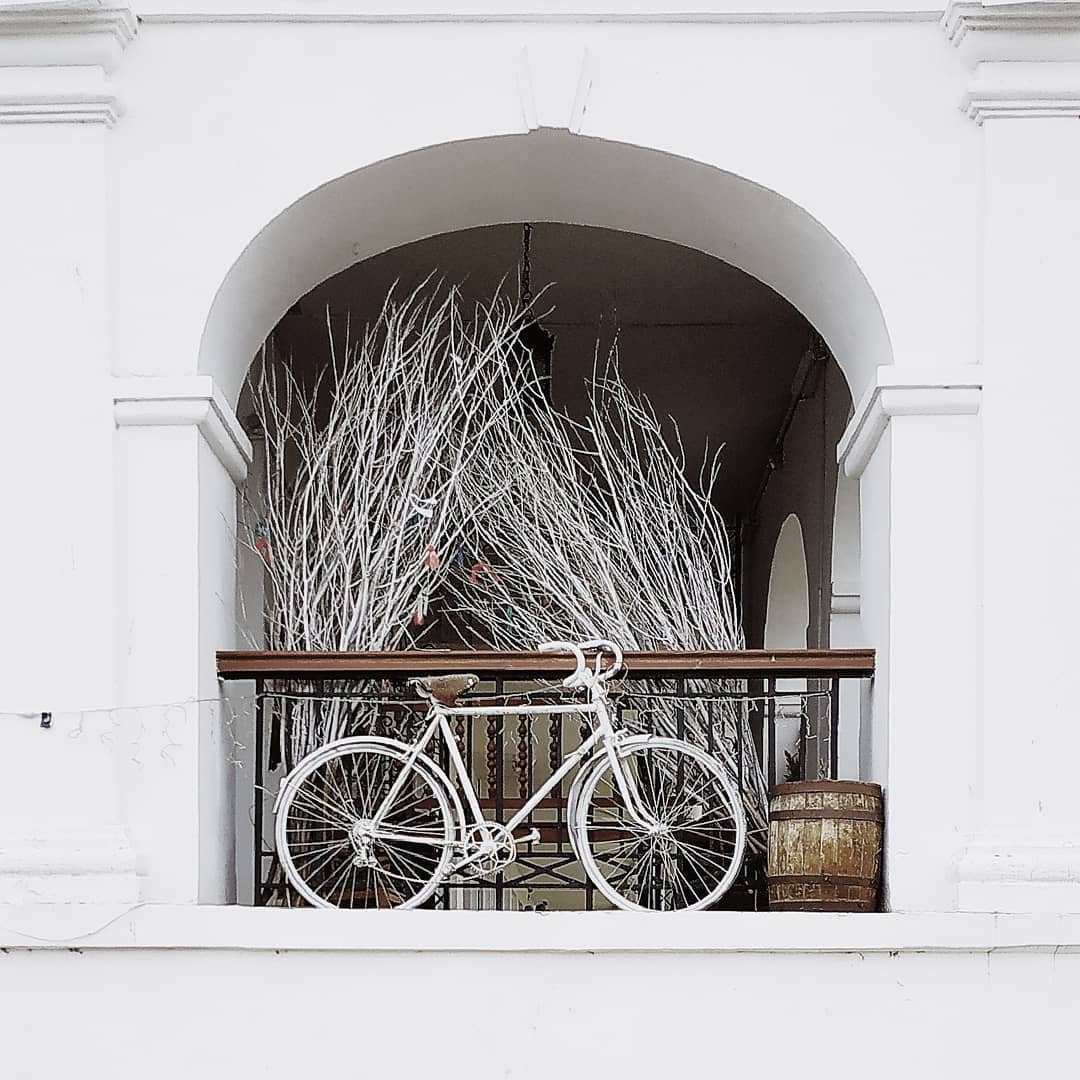 Free art. Interior & architecture photographer