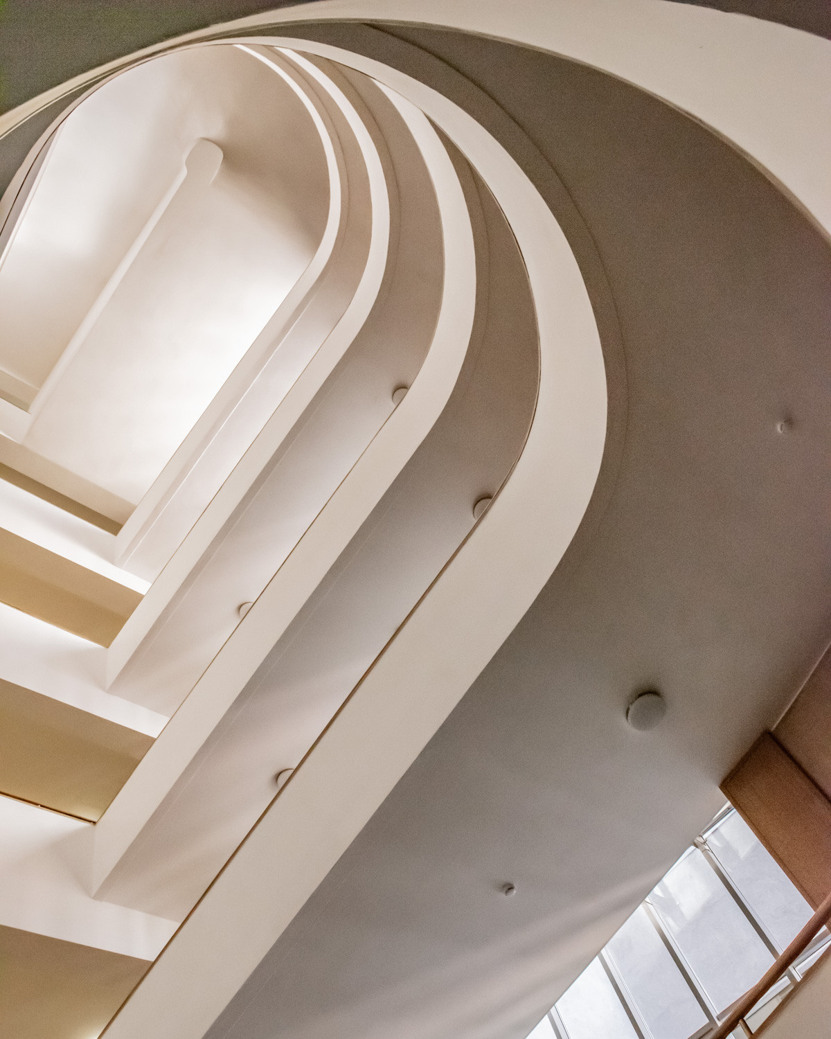 Free art. Interior & architecture photographer