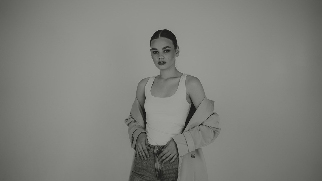 Черно-белая фотосессия на циклораме в фотостудии Новочеркасска «Рафинад». Свадебный фотограф в Ростове-на-Дону. Таинство Крещения и Венчания, семейные фотосессии. Алёна Чёботова