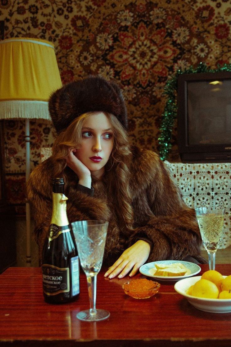 Тренды новогодних съемок 2025. Фотограф в Екатеринбурге Артём Зайнетдинов