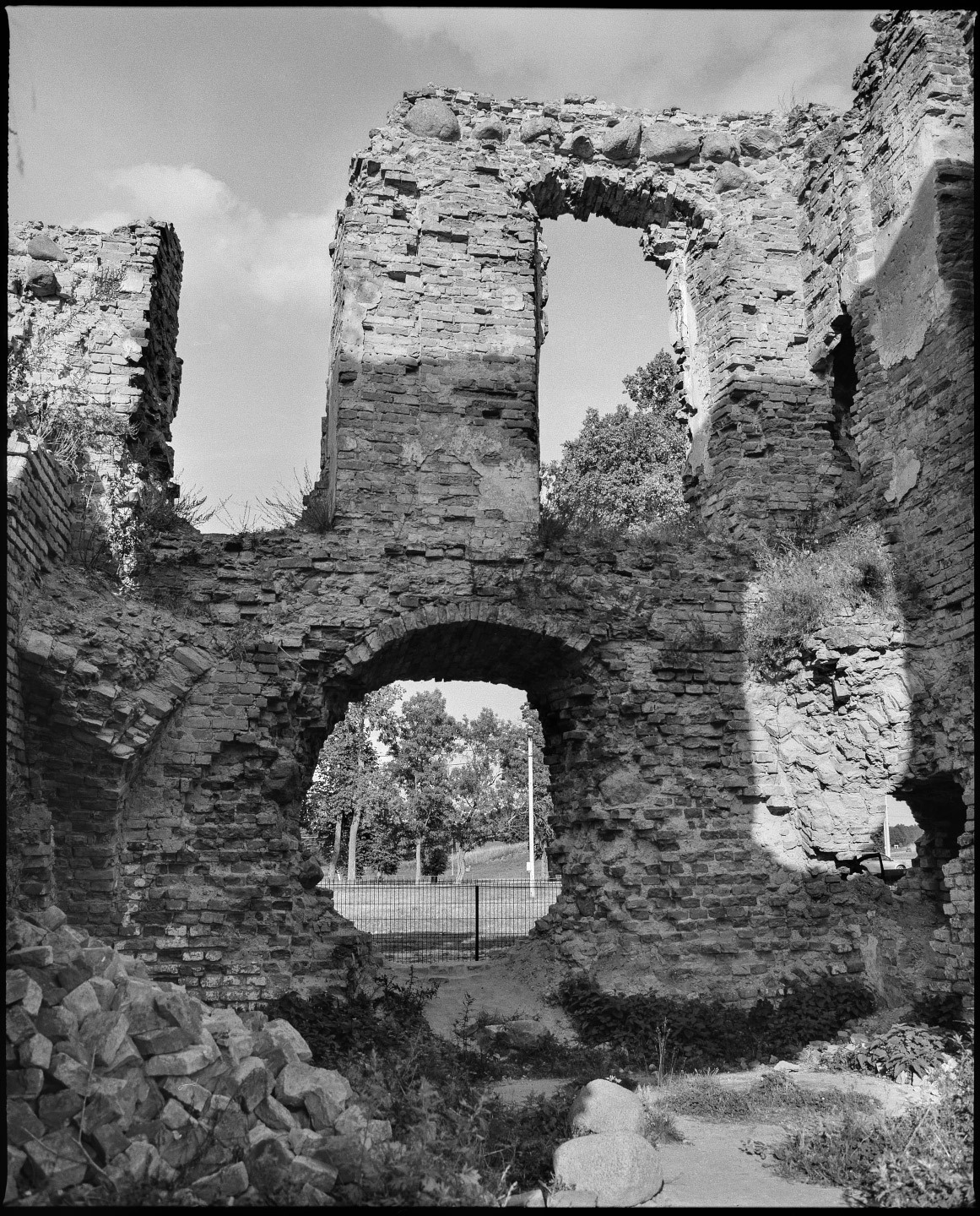 Гольшанский замок. Плёнка Ilford FP4 plus