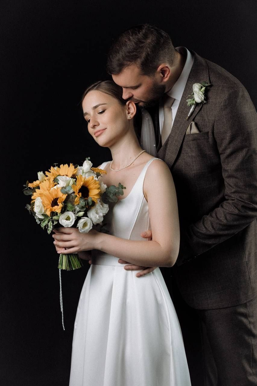  Букет невесты на заказ, букет для невесты Москва, свадебный флорист, флорист на свадьбу, сборка букета на свадьбу, ручная работа, букет для невесты ручной работы, букет невесты ручной работы . бутоньерка жениха в подарок, авторский букет для невест, современный букет невесты. авторский букет невесты, современный букет невесты, невеста 2025,  букет невесты, свадебный букет, свадьба 2025, свадебный букет, свадебный букет невесты, флорист на свадьбу, флорист фрилансер, флорист москва, ручная работа, яркий букет невесты, современный букет невесты, весенний букет невесты, антуриум, амарант, французские тюльпаны, аллиум, гиацинт, флорист на свадьбу, хороший флорист, флорист фрилансер, букет по фото, флорист профессионал