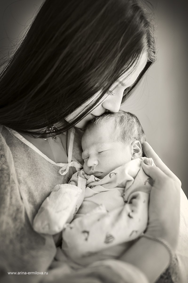 Выписка из роддома. Репортажный, семейный и детский фотограф в Пензе и Заречном Арина Ермилова. Картины барельеф на заказ