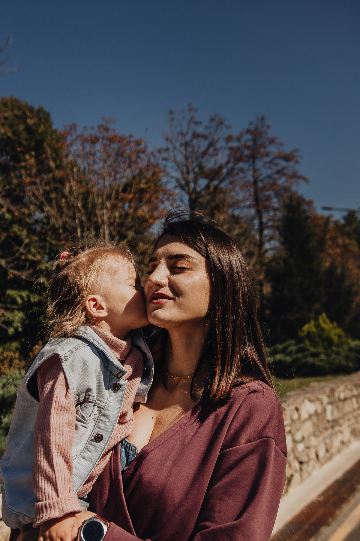 Даша с малышкой — улыбки у воды. Семейный фотограф Новороссийск, Анапа, Геленджик — Юлия Давыдова