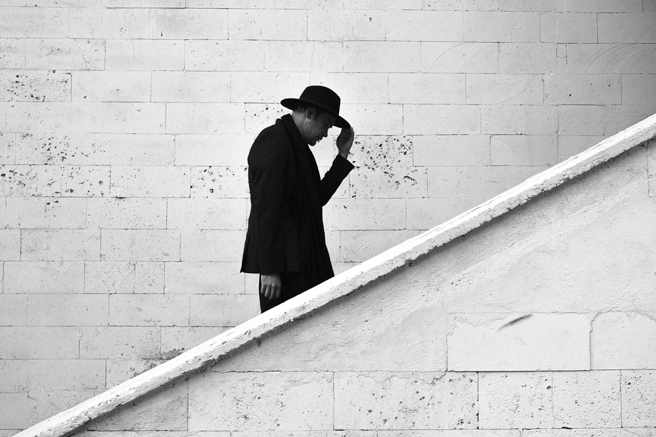 Современная концептуальная фотография о теле, уязвимости и идентичности. Визуальная практика на стиле честности, пост-иронии и искусства.Рекламная фотография, Концептуальная фотография, Современный художник, Психология, Коммерческий фотограф, Репортажный фотограф, Стрит фотография, Арт, Сюрреализм, Мобильная фотография, Снято на айфон, Дима Бурза