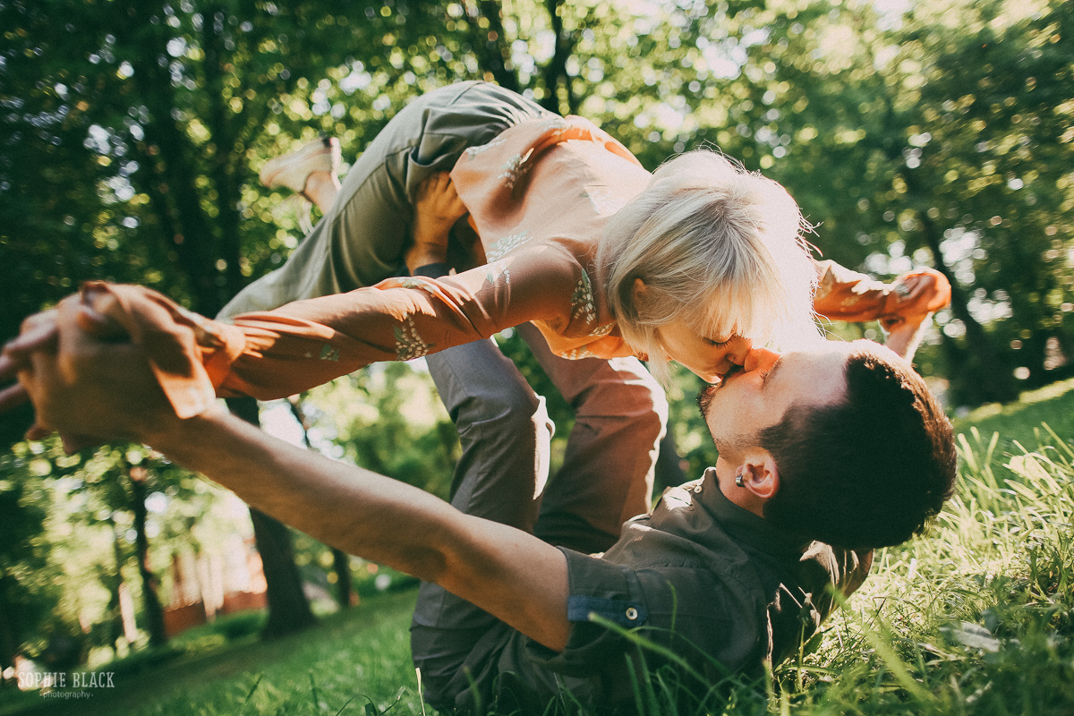 За два часа до начала лета. Соня Черных (sophieblack)