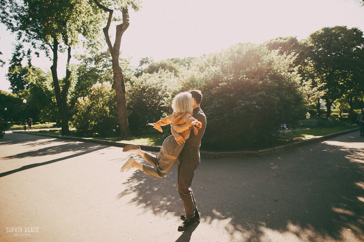 За два часа до начала лета. Соня Черных (sophieblack)