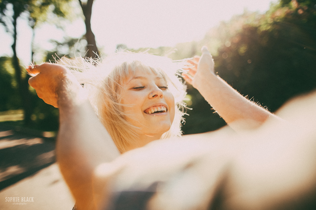 За два часа до начала лета. Соня Черных (sophieblack)