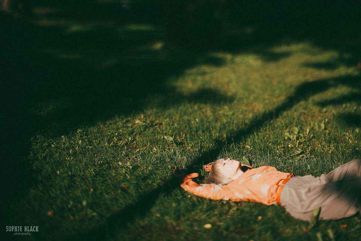 За два часа до начала лета. Соня Черных (sophieblack)