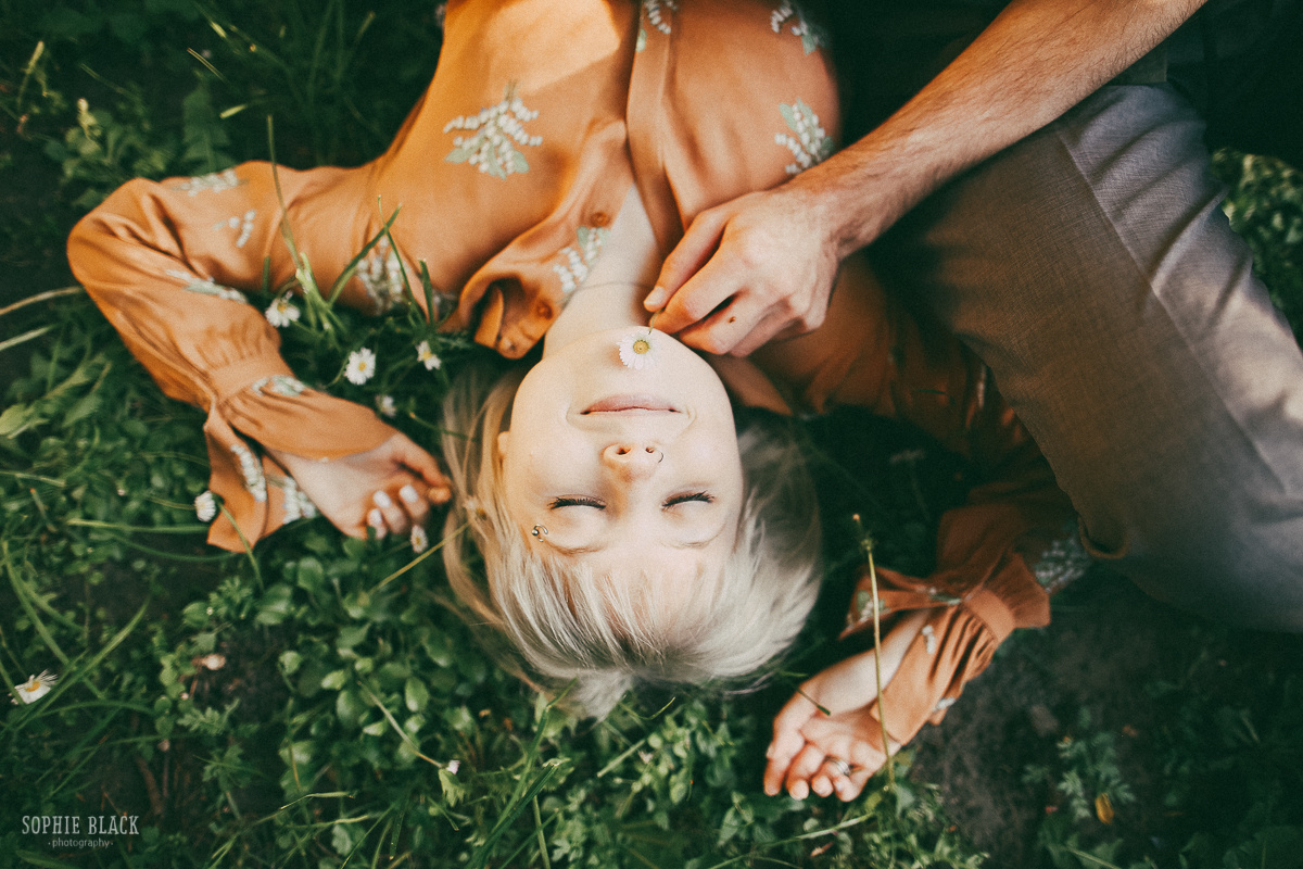 За два часа до начала лета. Соня Черных (sophieblack)