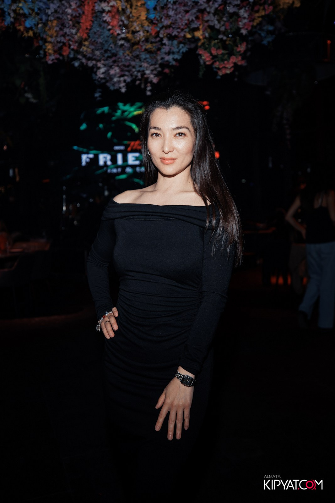 FRIENDS BAR & TERRACE. КИПЯТКОМ АЛМАТЫ!