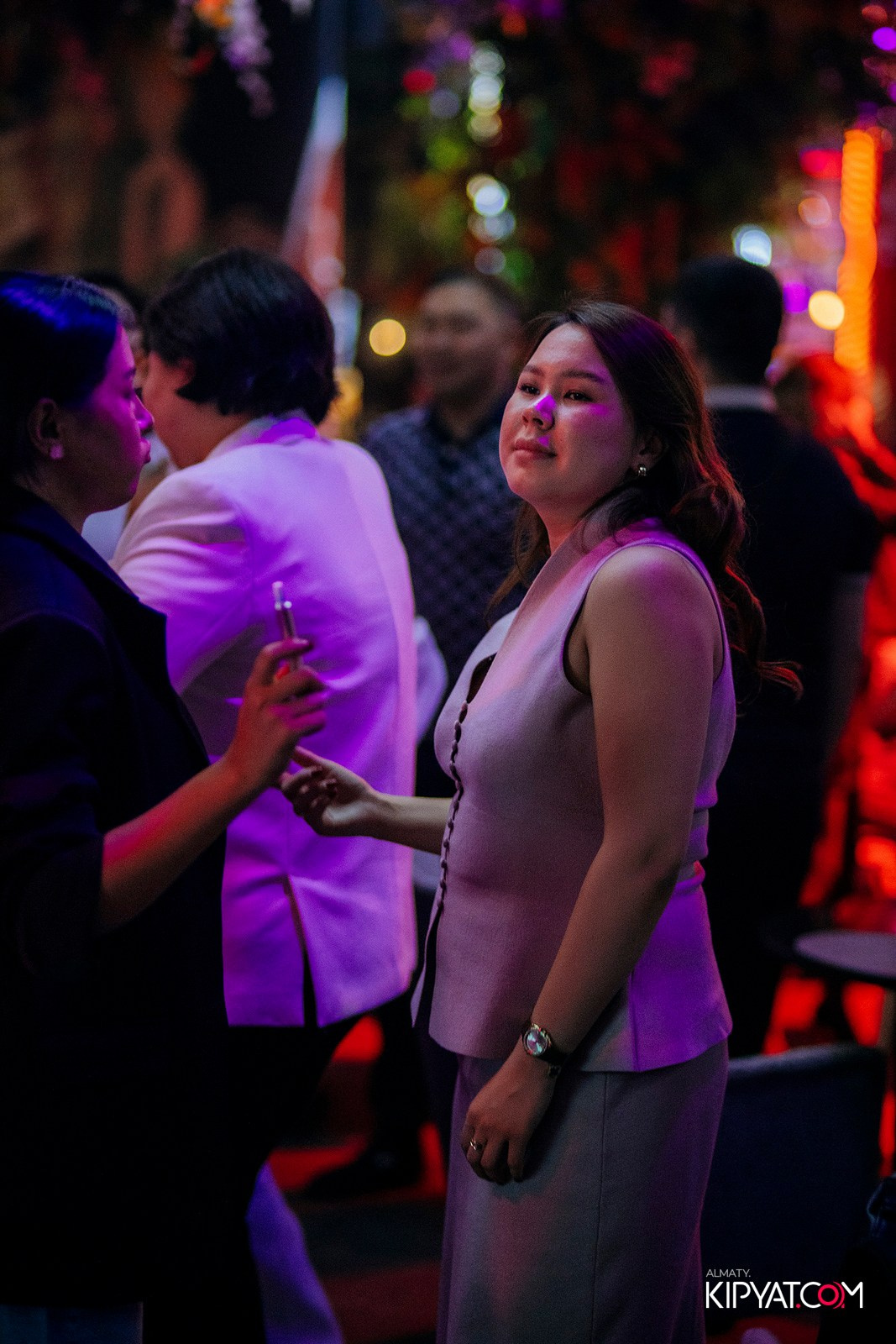 FRIENDS BAR & TERRACE. КИПЯТКОМ АЛМАТЫ!