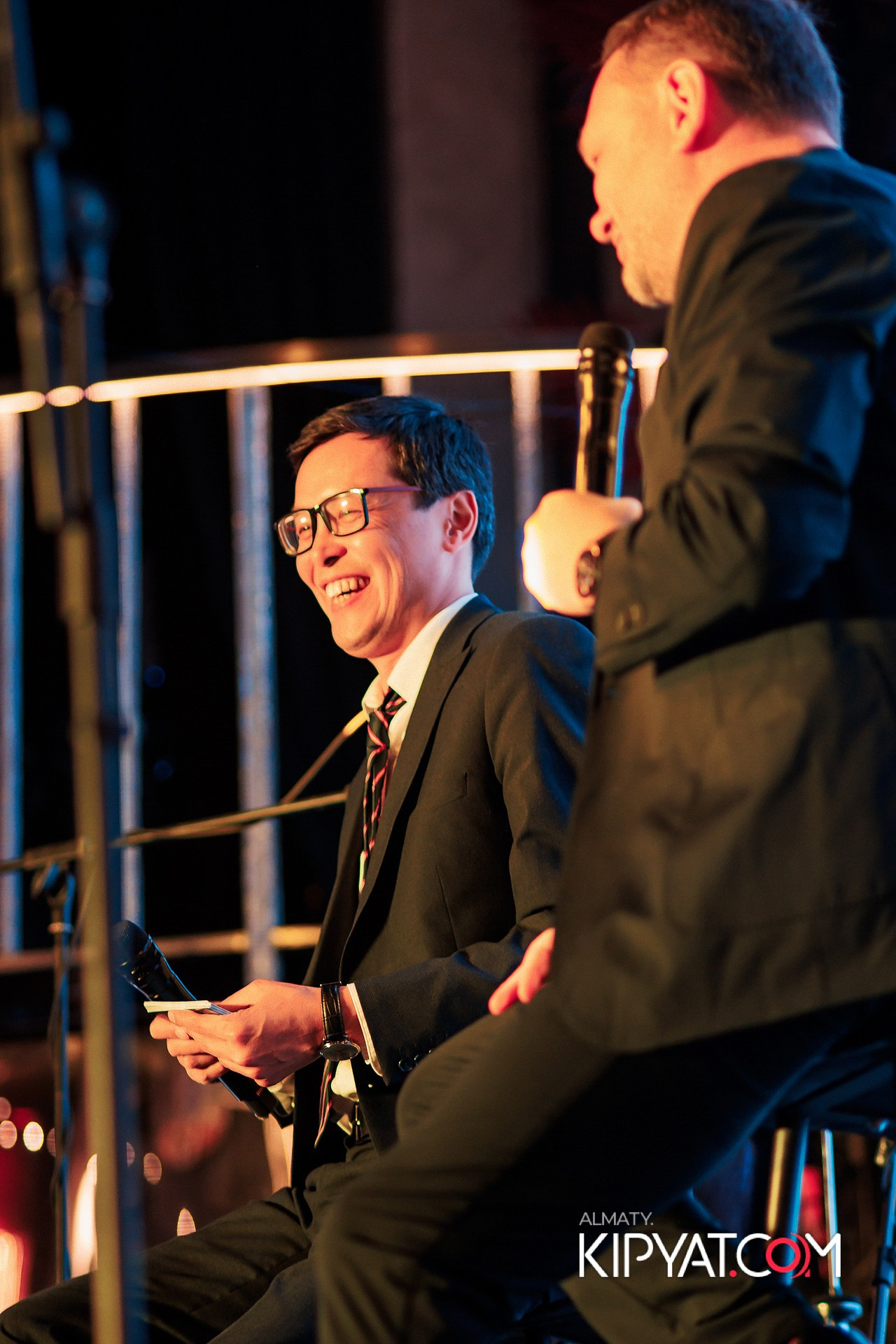 ПРЕЗЕНТАЦИЯ КНИГИ ВИКТОРА ЕЛИСЕЕВА. КИПЯТКОМ АЛМАТЫ!