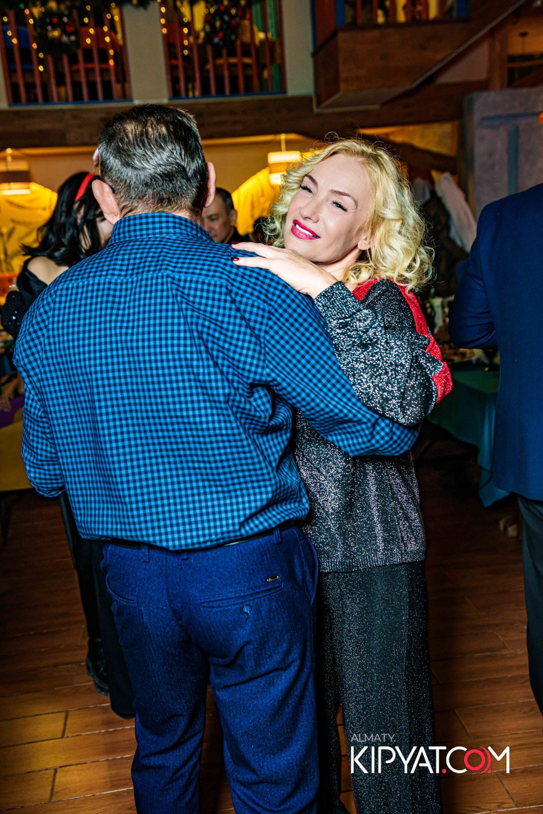 ГРУЗИНСКИЙ ДВОР НА КАБАНБАЙ БАТЫРА. КИПЯТКОМ АЛМАТЫ!