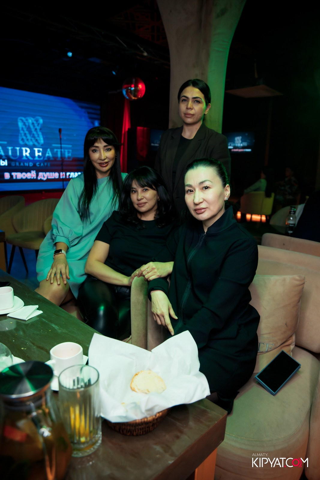 LAUREATE KARAOKE HALL. КИПЯТКОМ АЛМАТЫ!