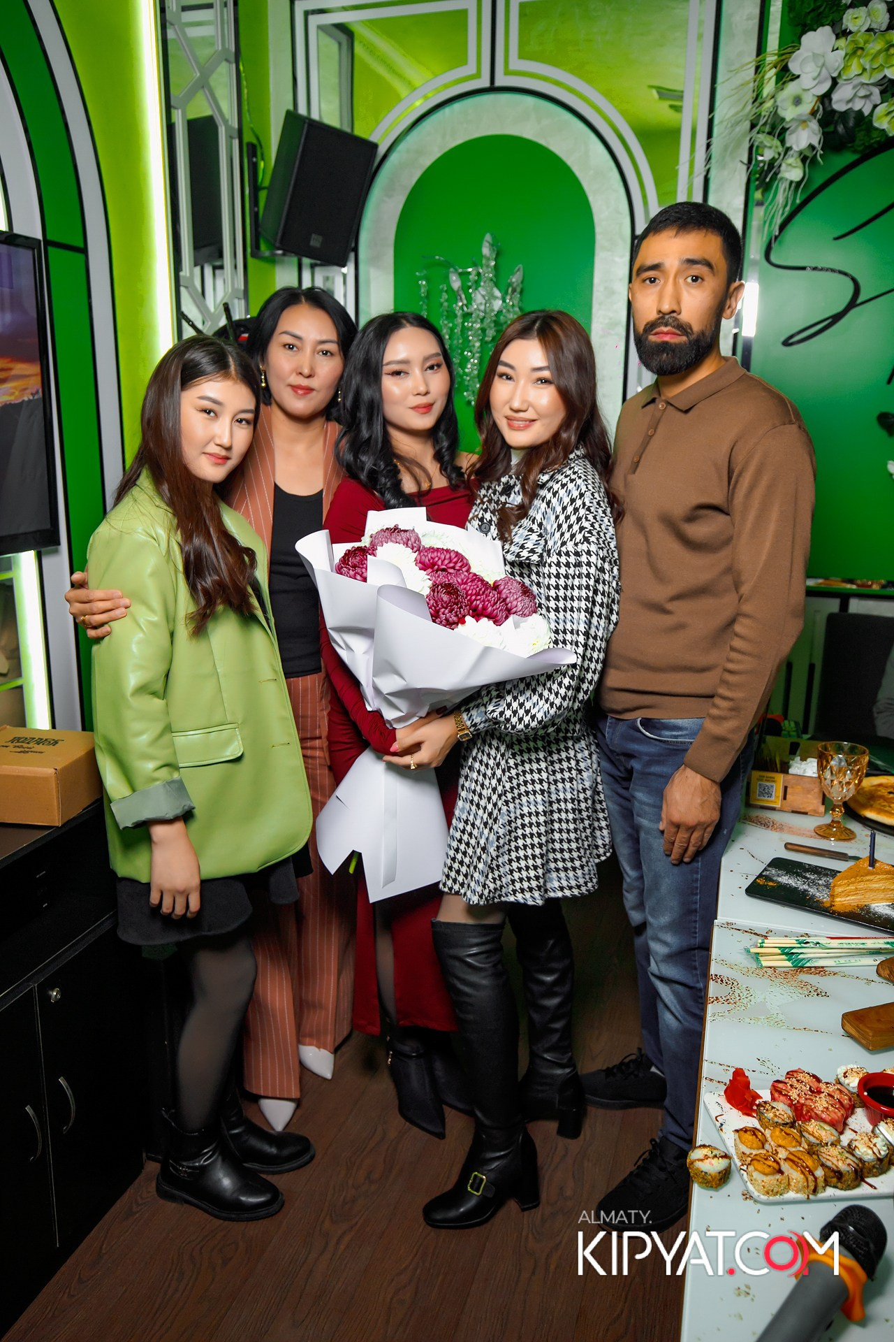 УХО И МЕДВЕДЬ НА ГАГАРИНА. КИПЯТКОМ АЛМАТЫ!