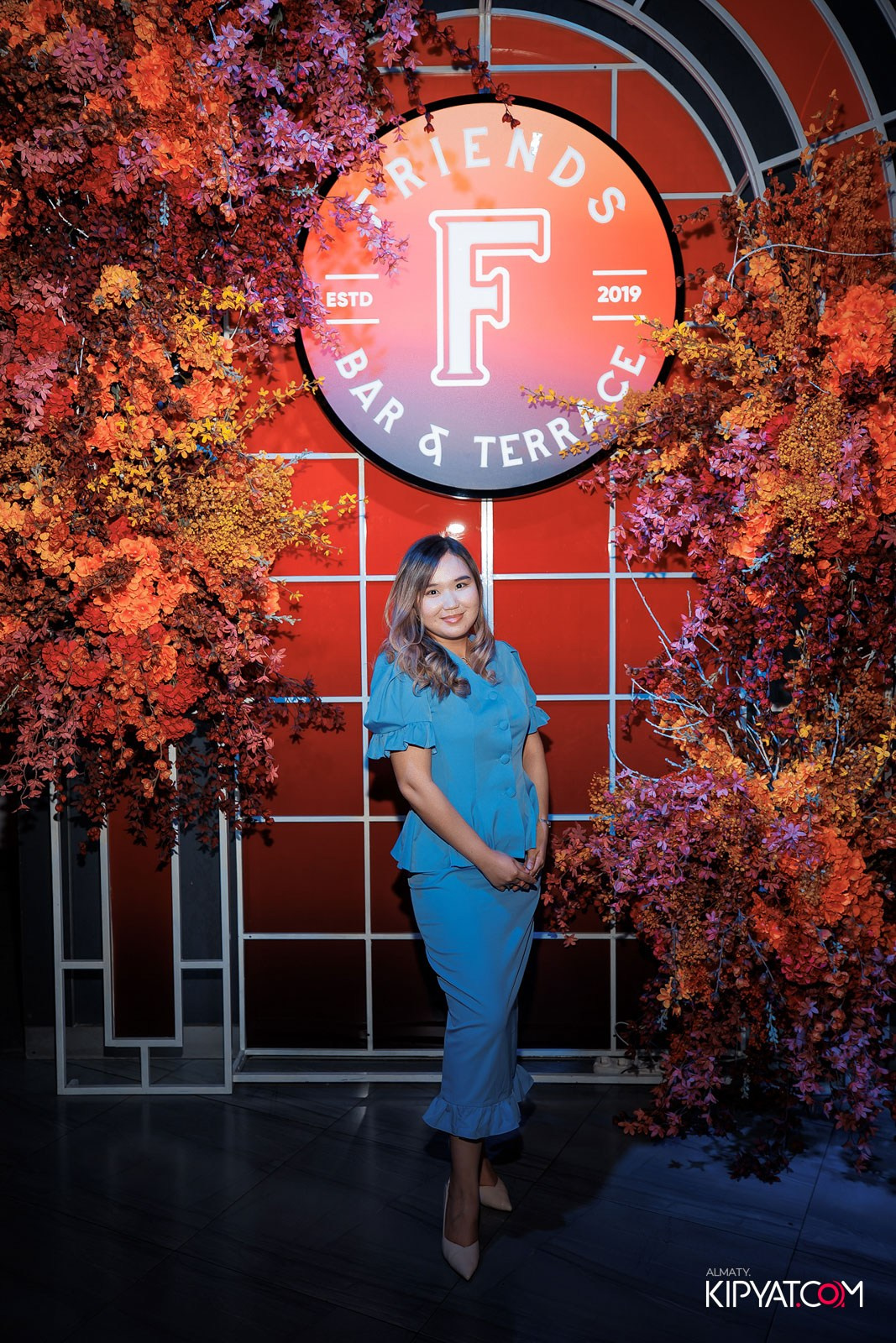 FRIENDS BAR & TERRACE. КИПЯТКОМ АЛМАТЫ!