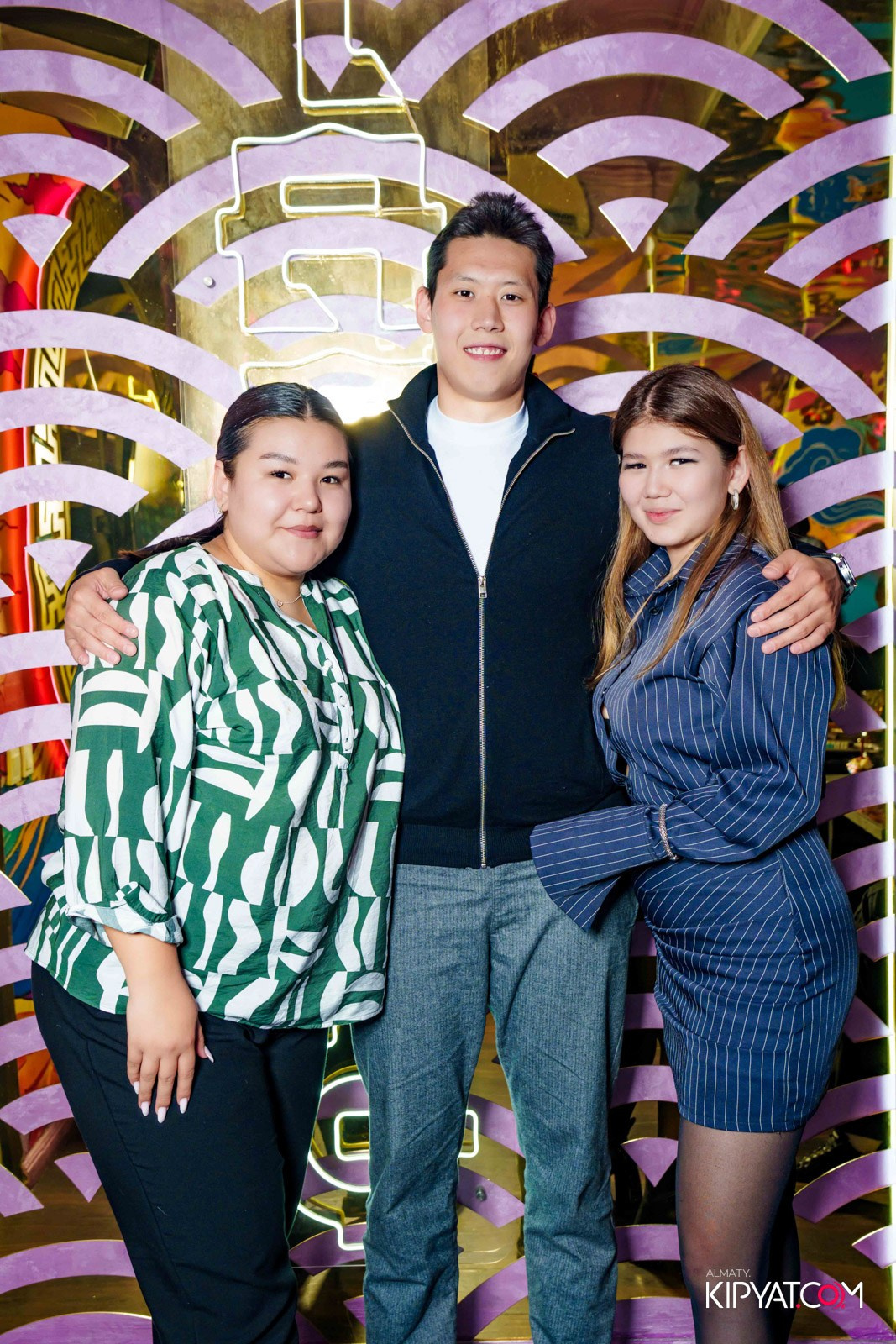 УХО И МЕДВЕДЬ НА САИНА. КИПЯТКОМ АЛМАТЫ!