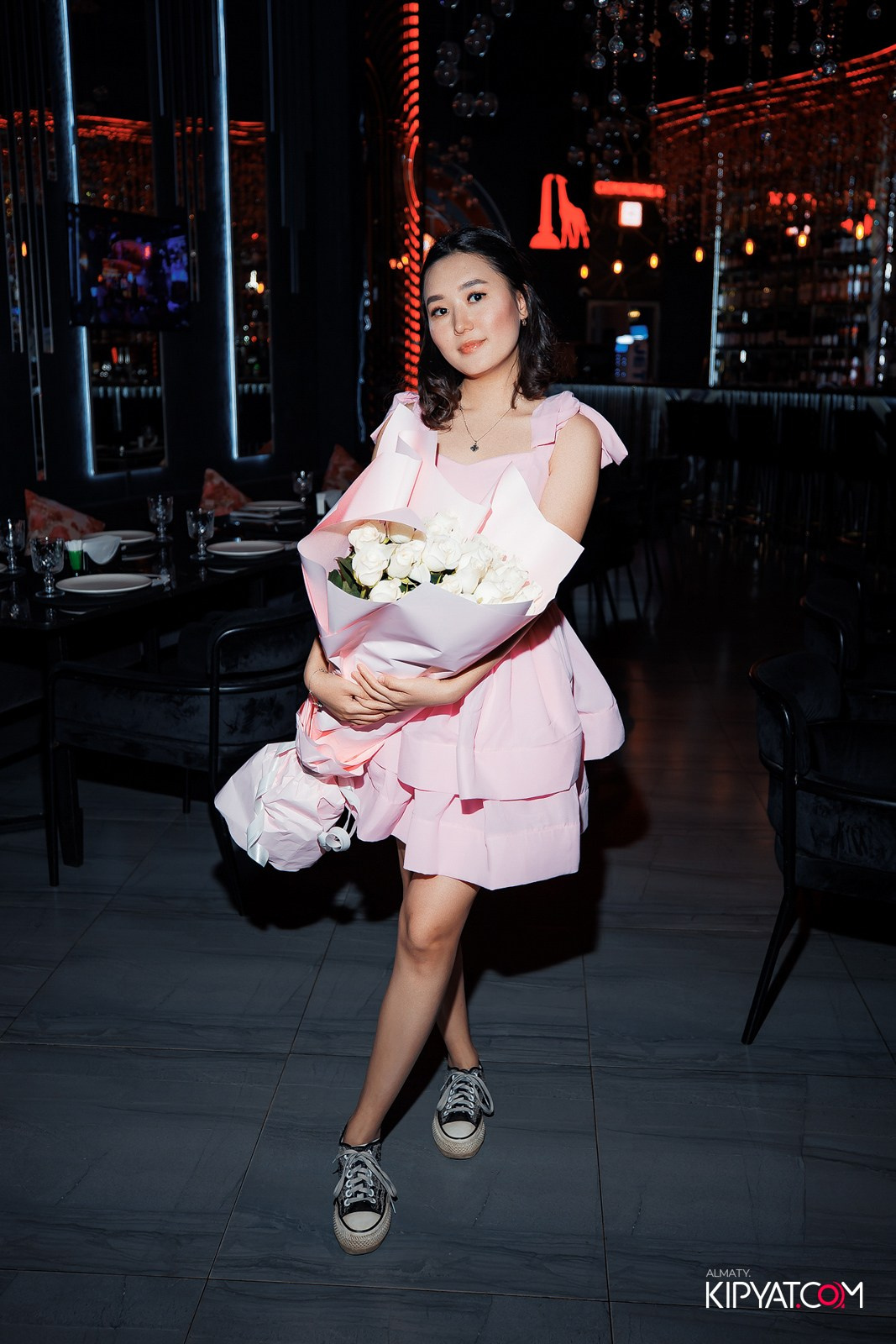 FRIENDS BAR & TERRACE. КИПЯТКОМ АЛМАТЫ!