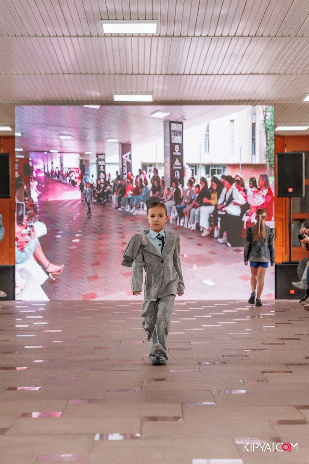 JUNIOR FASHION SHOW. КИПЯТКОМ АЛМАТЫ!
