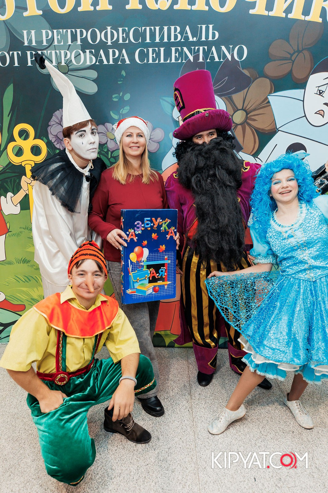 ЗОЛОТОЙ КЛЮЧИК И РЕТРОФЕСТИВАЛЬ ОТ РЕСТОБАРА CELENTANO. КИПЯТКОМ АЛМАТЫ!