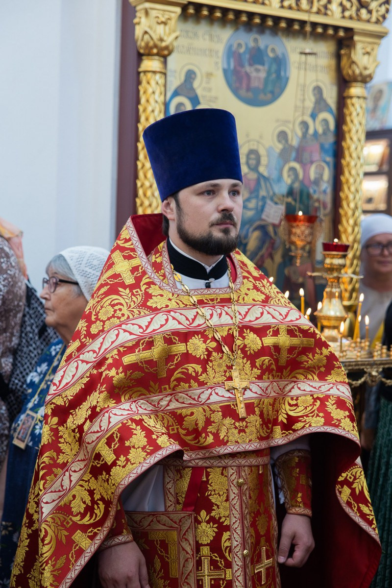 Архиерейское Богослужение в Неделю 4-ю по Пятидесятнице. Саратовское Северо-Западное благочиние