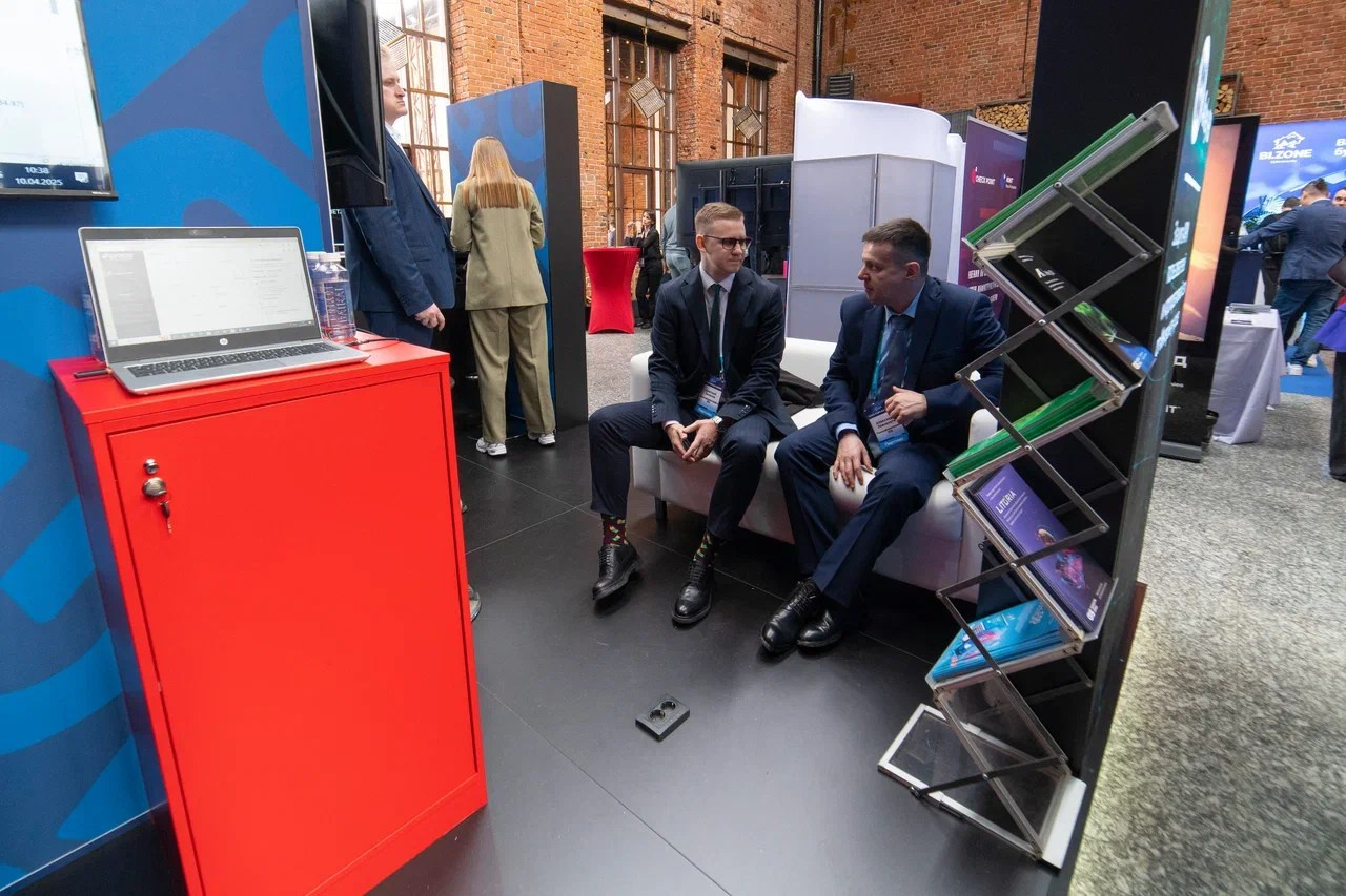 Выставочные стенды. Профессиональный портретный фотограф в Москве Владимир Глаголев