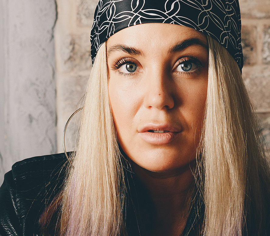 девушкабайкер