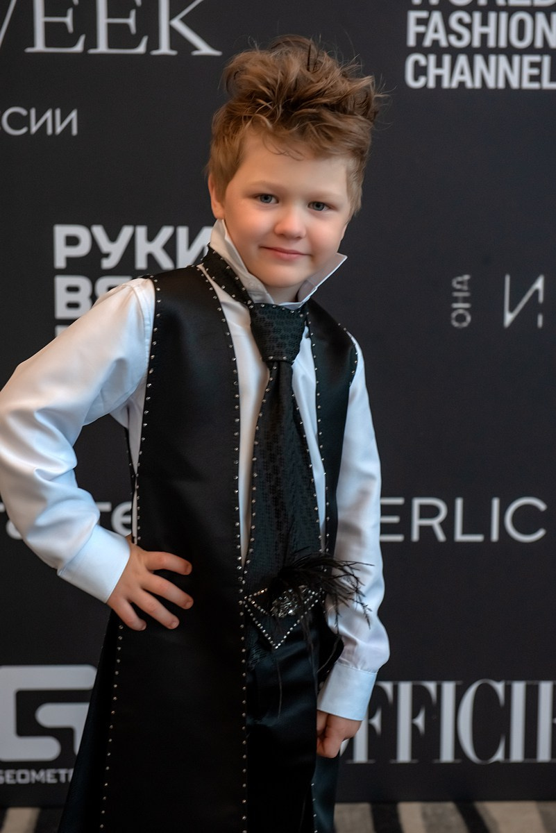 SochiFashionWeek2024 дизайнер Кибовская. Семейный и коммерческий фотограф в Сочи Александр Бодунов