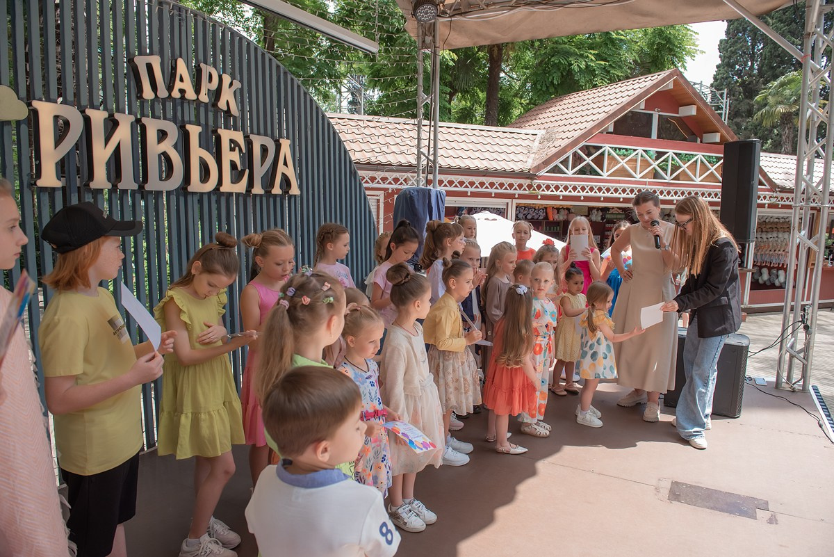 Парк Ривьера дефиле HAPPYkids. Семейный и коммерческий фотограф в Сочи Александр Бодунов