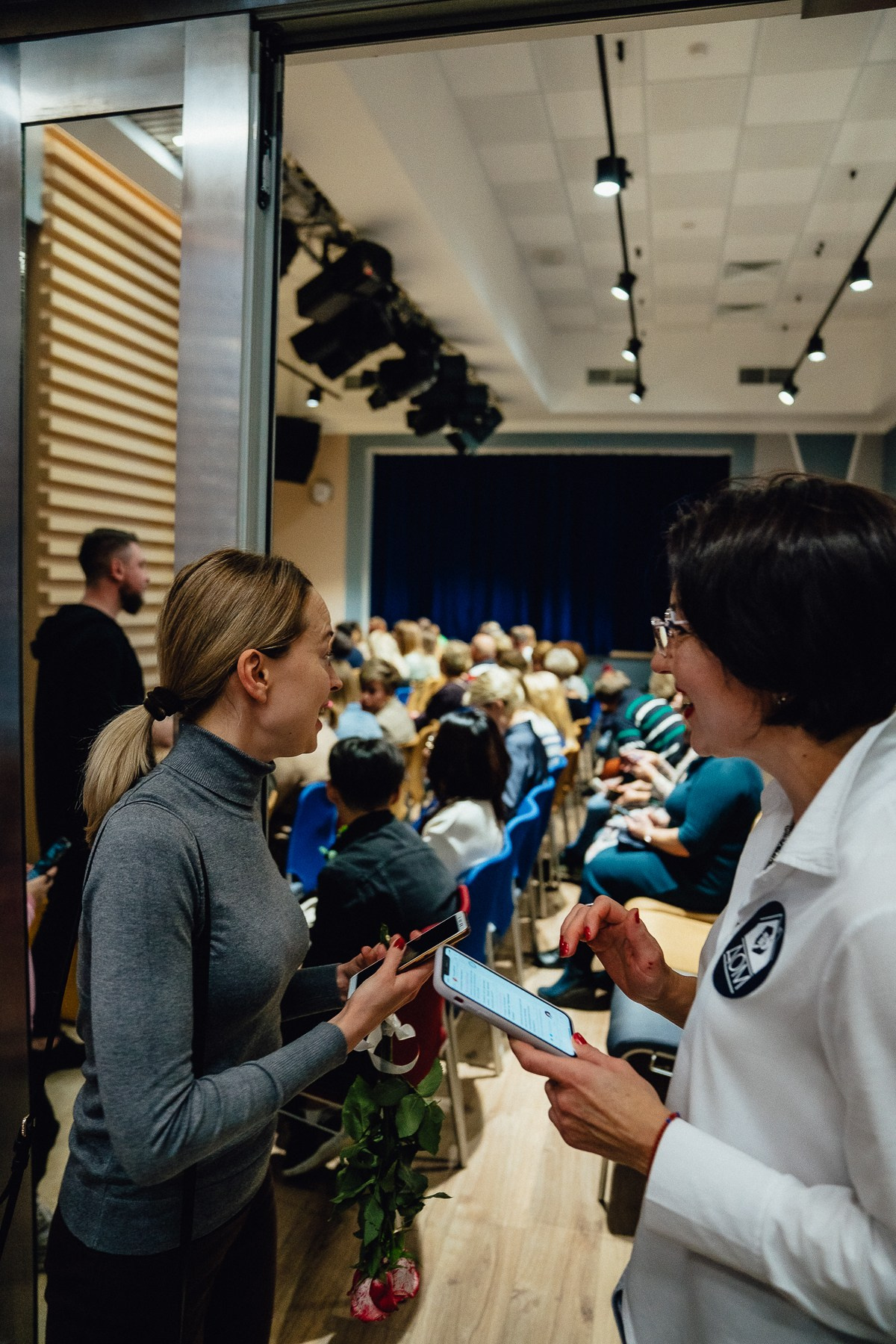 Театр Дом 8 Любящих женщин. Главная