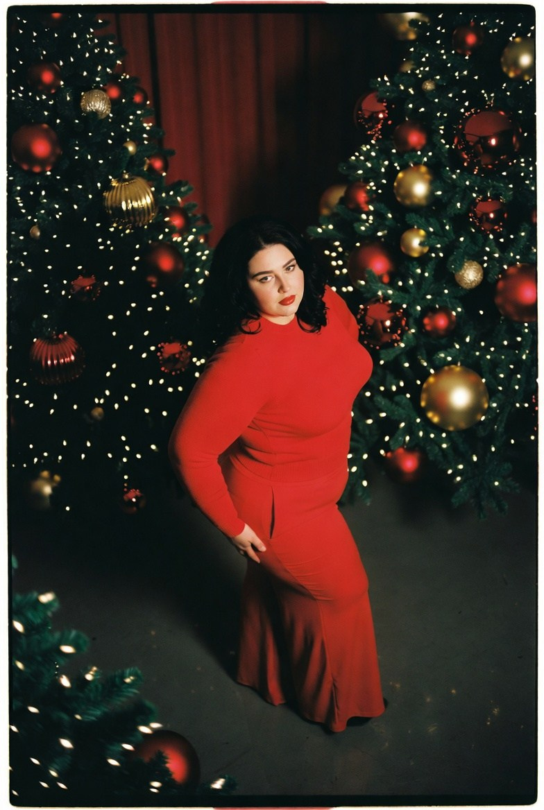 Плюс сайз в красном