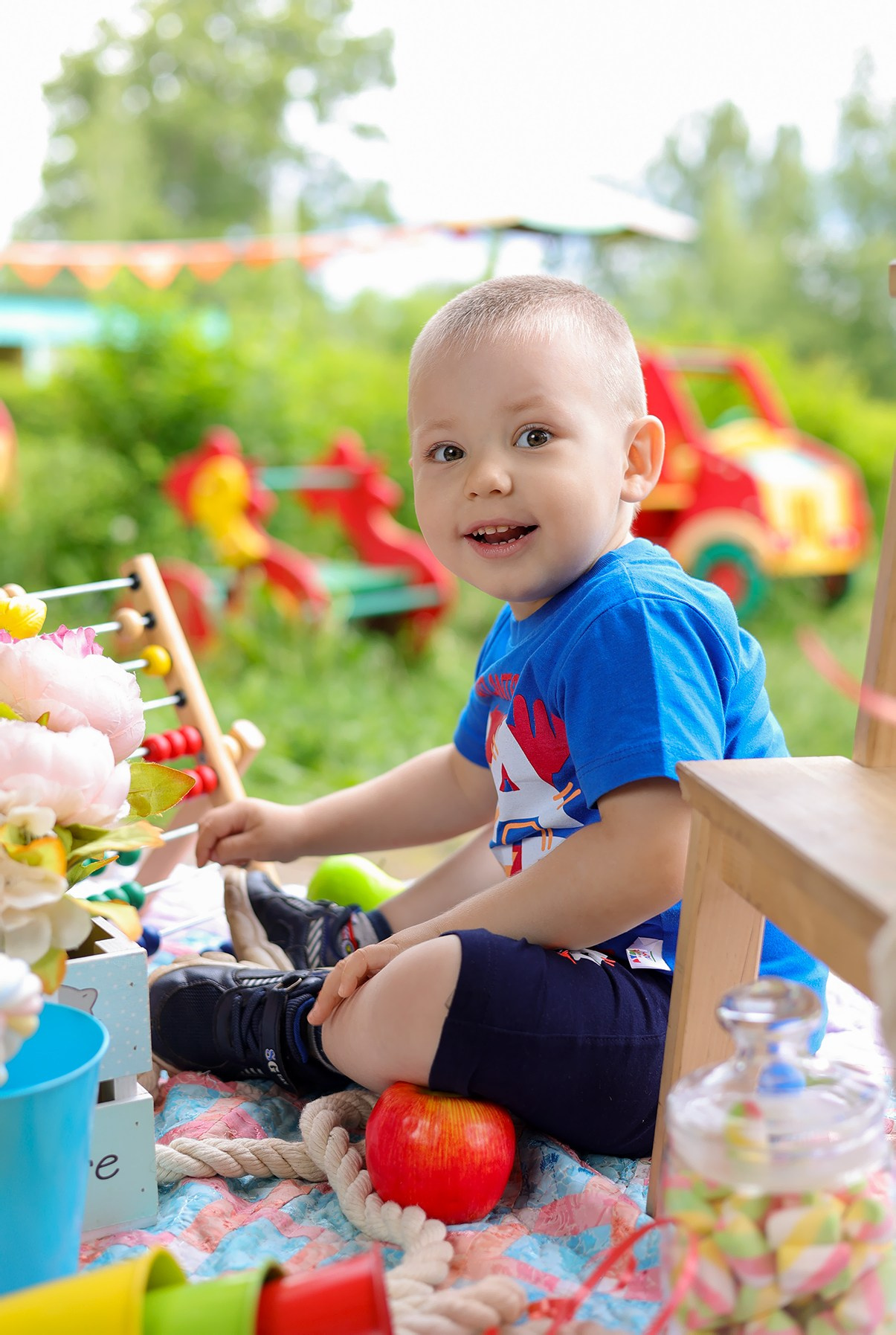 Лето Улица. Выпускные альбомы в Иваново в детский сад и школу. Александр и Светлана Янкины
