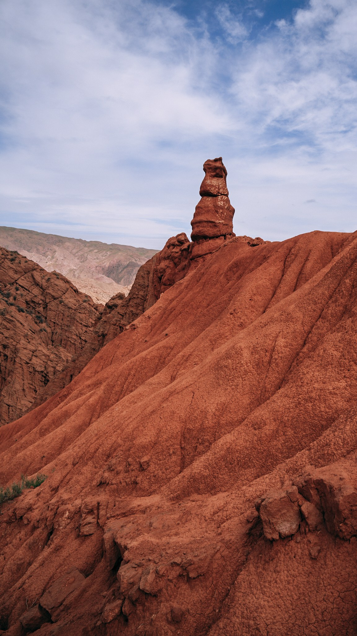 Кыргызстан. Человек с фотокамерой