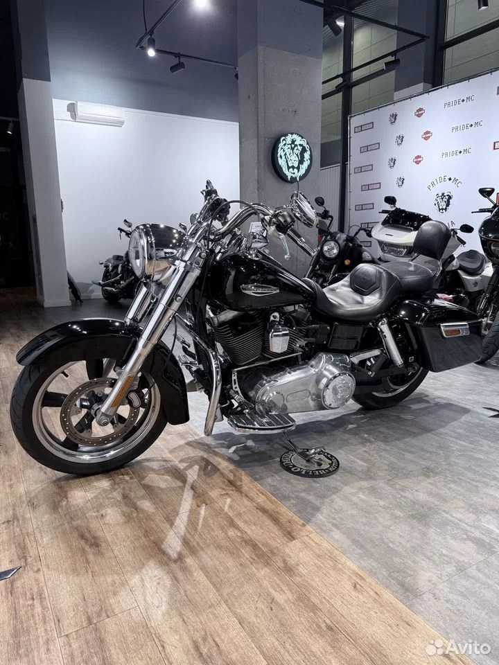 Купить Harley-Davidson 2012 HD Dyna Switchback (Vivid Black) (Softail/Dyna) — подробнее на сайте. Hello Davidson, Москва. Только хорошие мотоциклы…