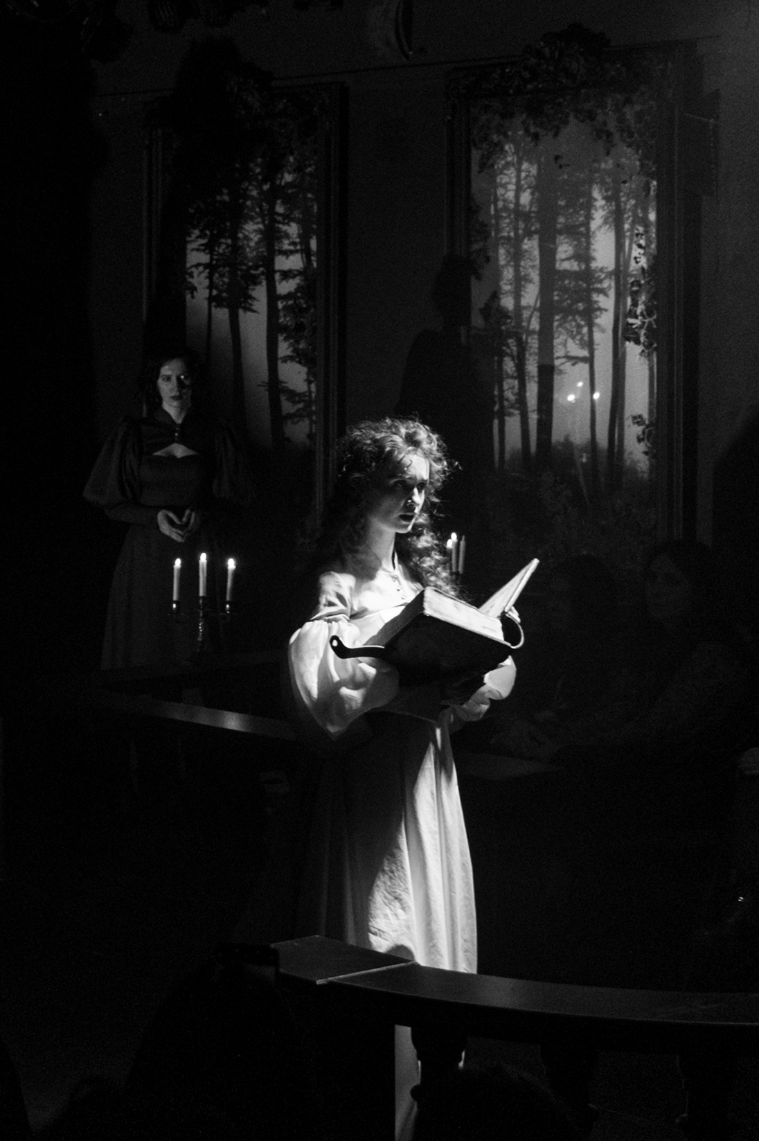 Театральная постановка «Сумерки.Москва». Репортажный фотограф в Москве Аида Исламова