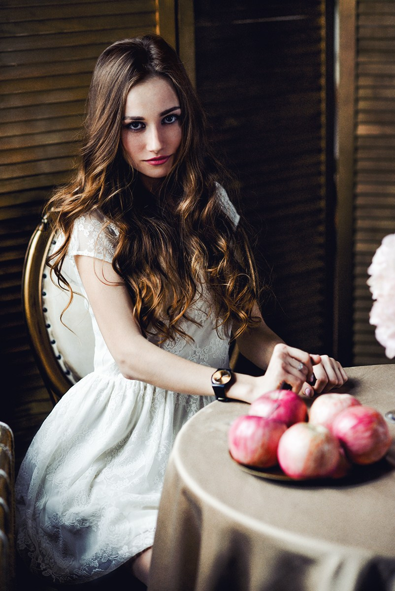 Фотосессия красивой, молодой девушки в фотостудии «Light & Soul» I Нижний Новгород. Юля Лескова