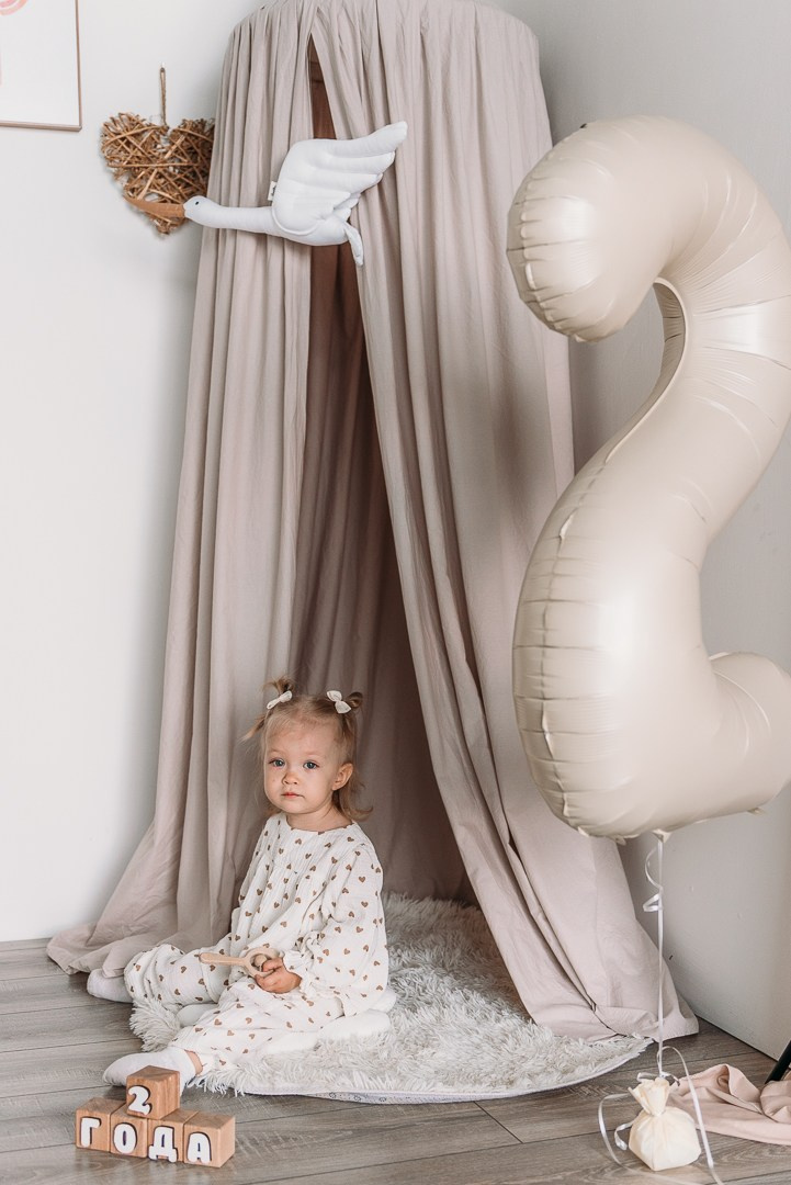 Еве 2 года. Студия Матур