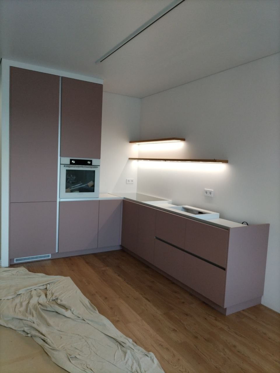 Фото с монтажа |Мебель на заказа: кухни, шкафы и т.д. в Томске. ГУДРУМ — Мебель на заказ в Томске | Кухни | Шкафы | Стулья и Столы