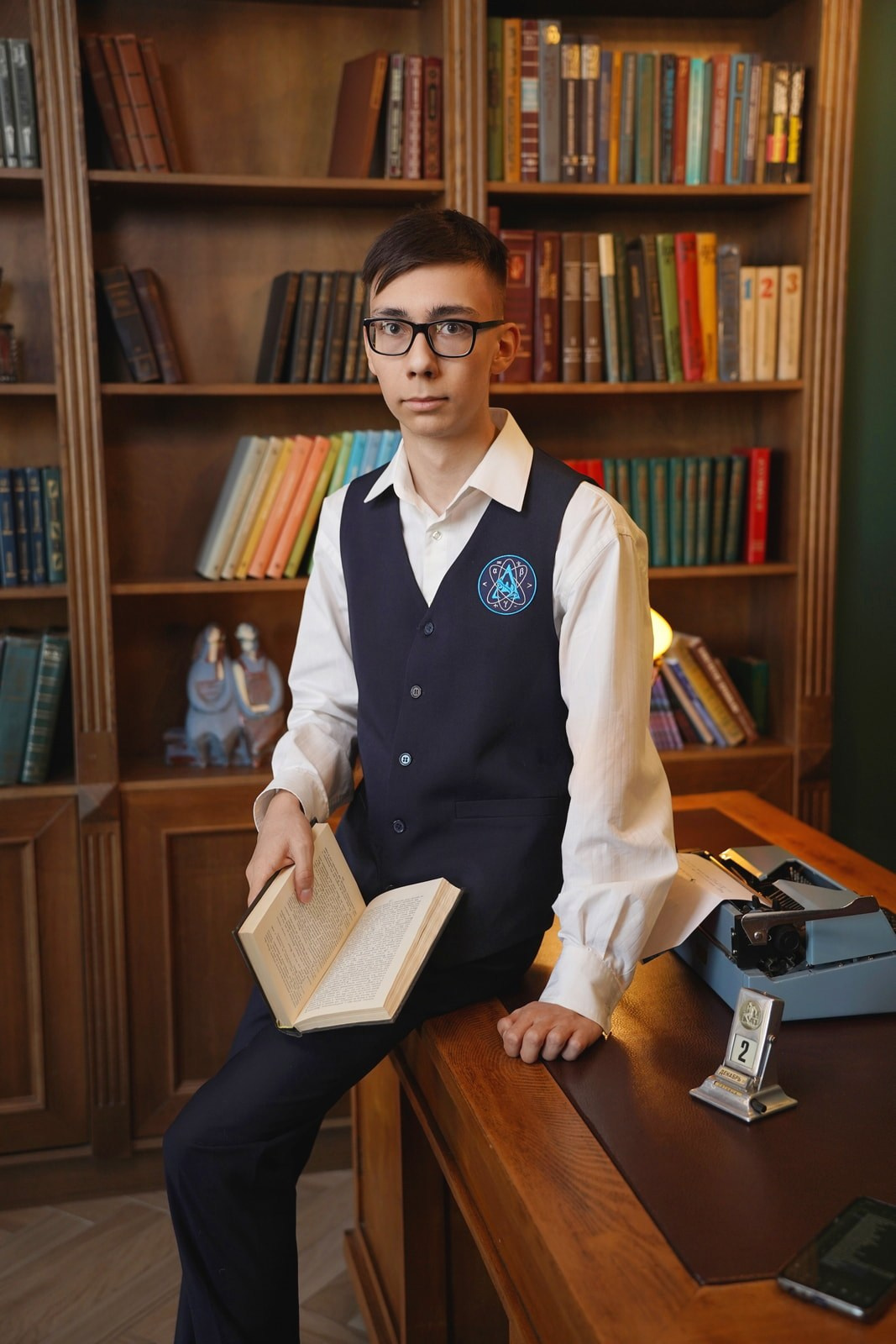 Выпускные альбомы Красноярск: фотосессия в Квартире Академика. СИГМА | Студия выпускных альбомов Красноярск